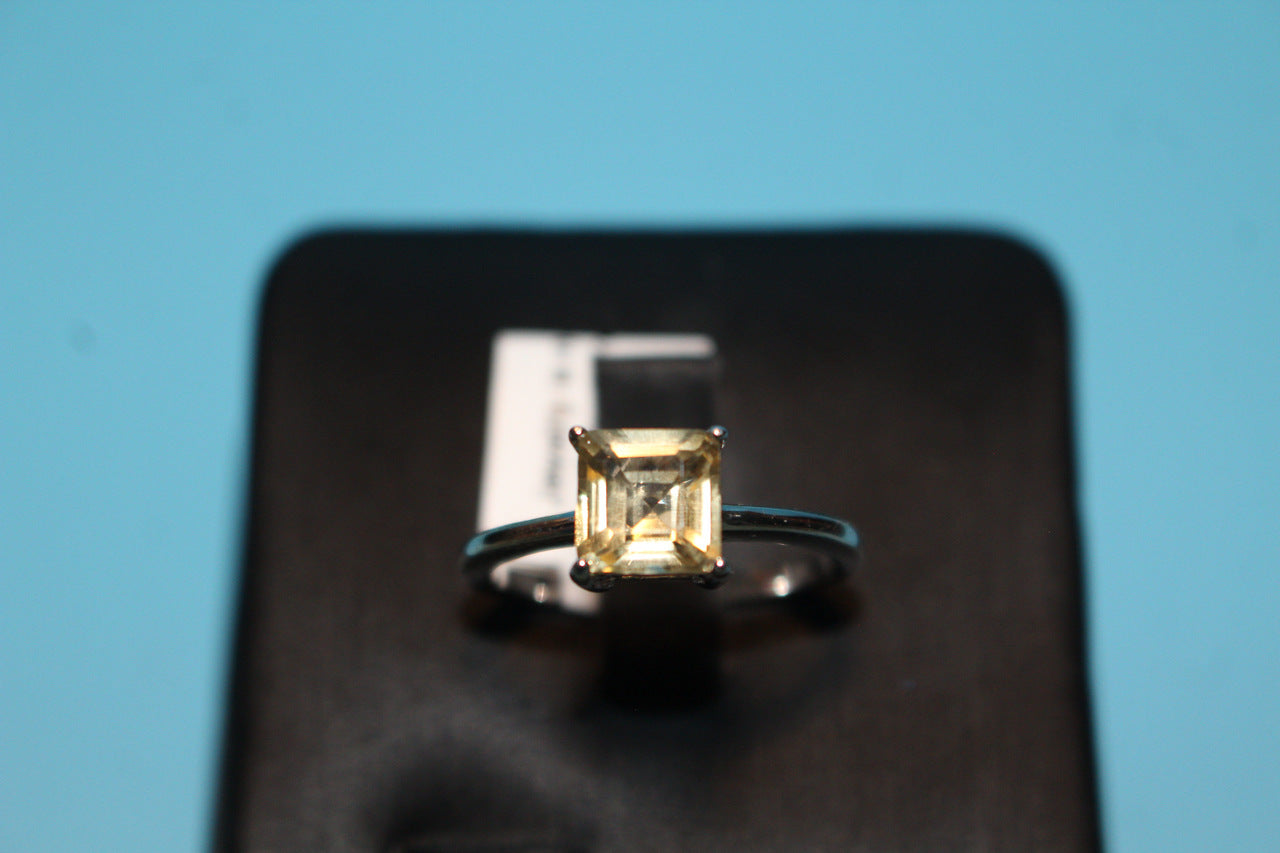 Citrine Ring in Rhodium Overlay Sterling Silver 1.60 Ct