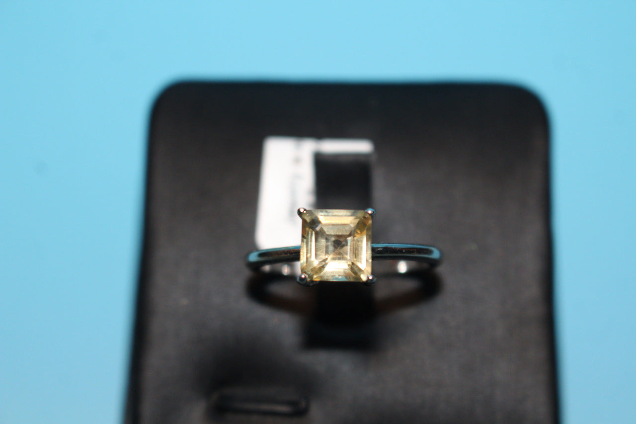 Citrine Ring in Rhodium Overlay Sterling Silver 1.60 Ct