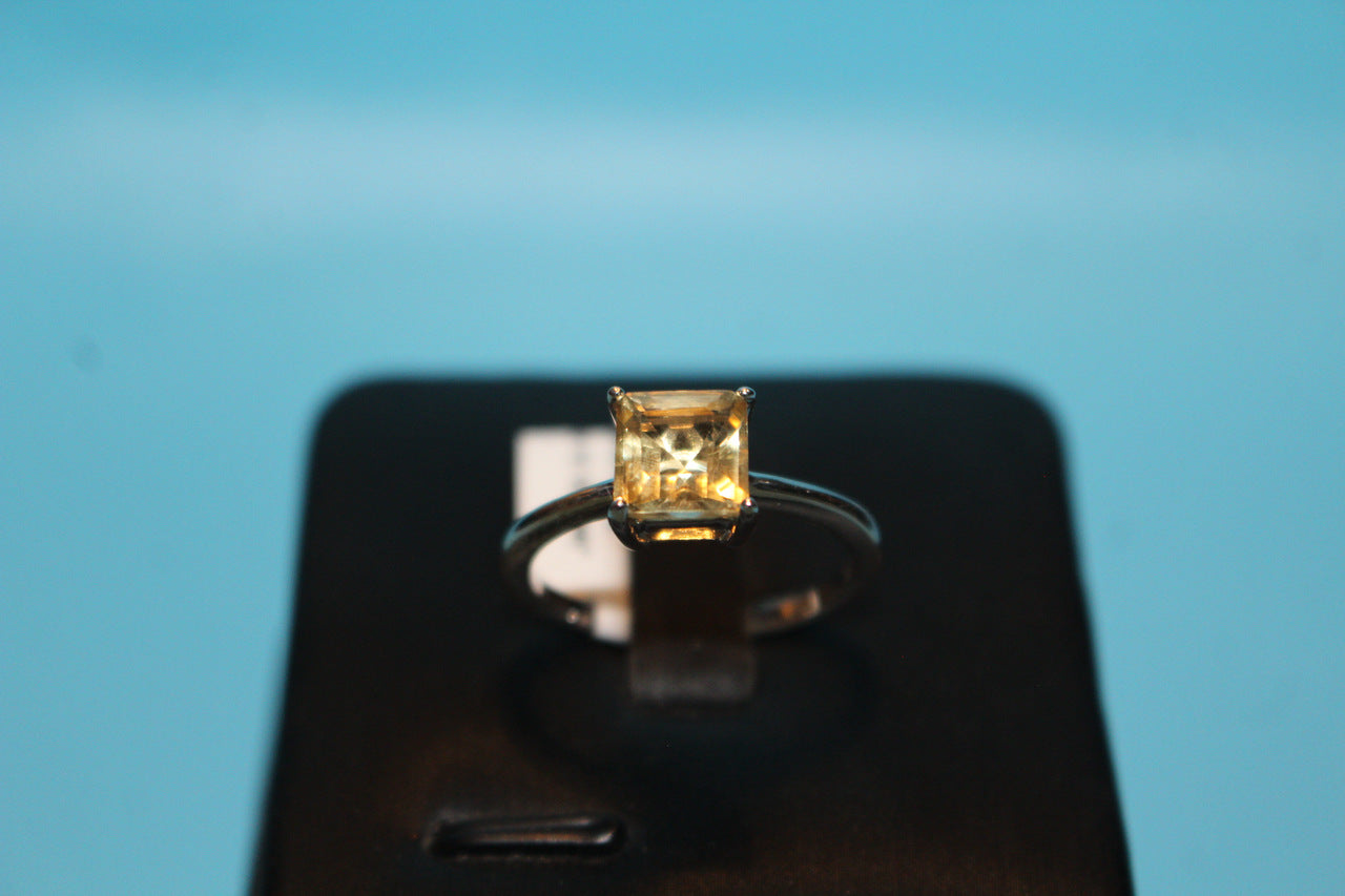 Citrine Ring in Rhodium Overlay Sterling Silver 1.60 Ct