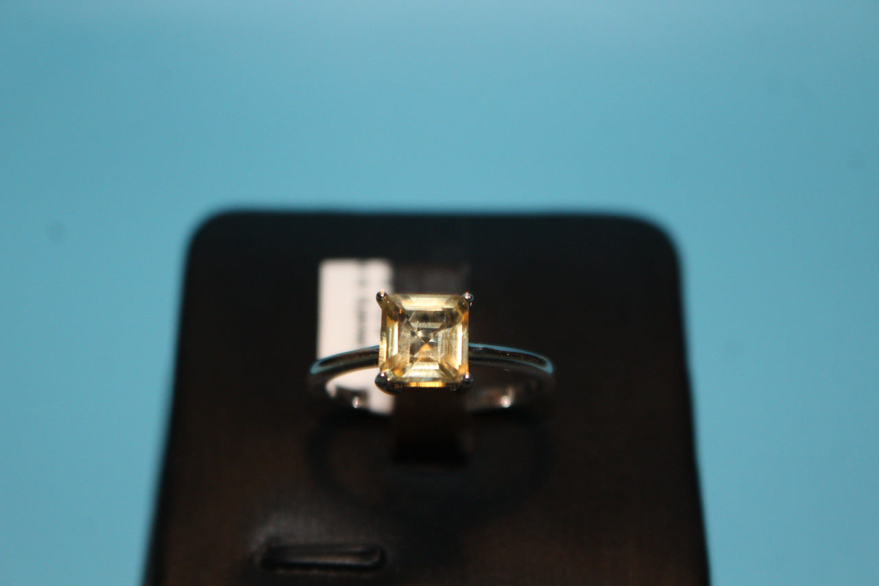 Citrine Ring in Rhodium Overlay Sterling Silver 1.60 Ct