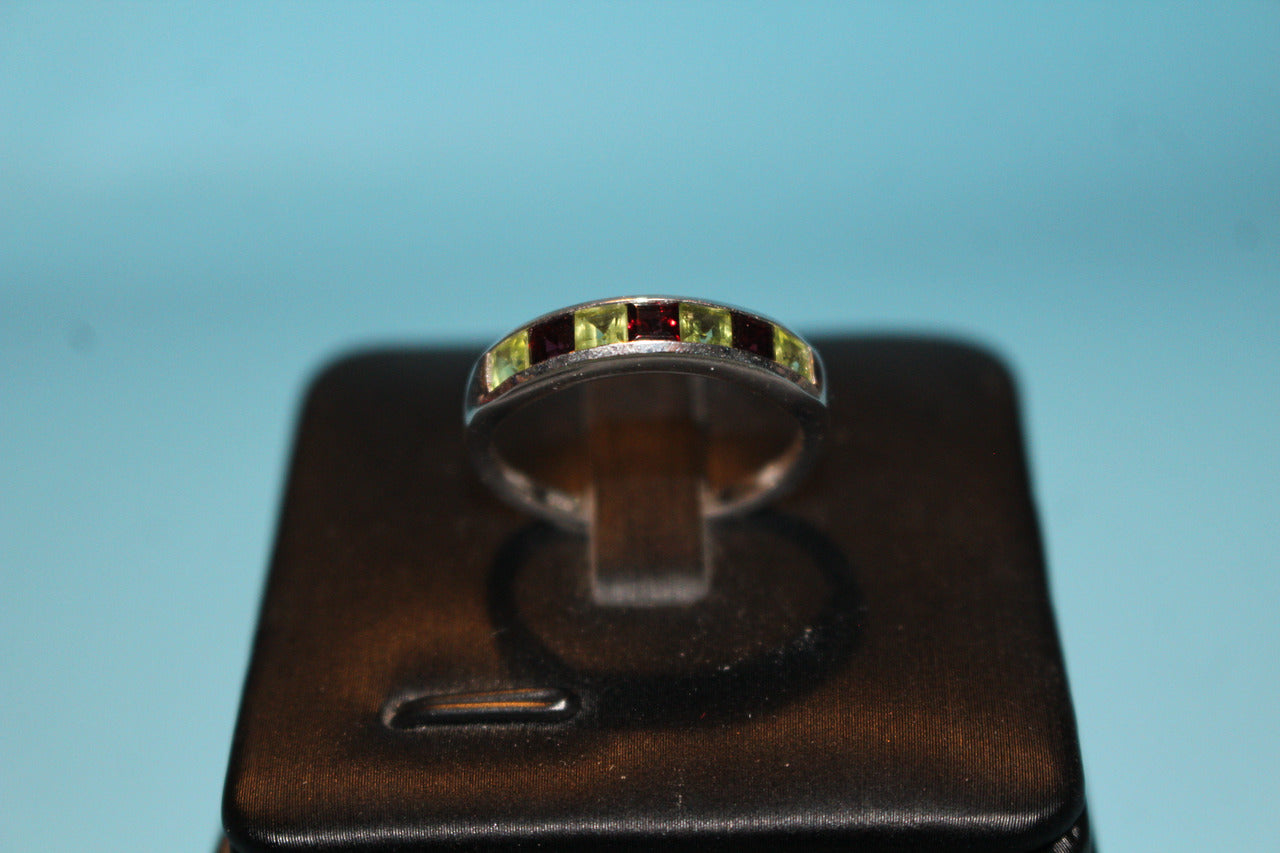 Peridot Rhodolite Garnet Ring in Platinum Overlay Sterling Silver 1.54 ct