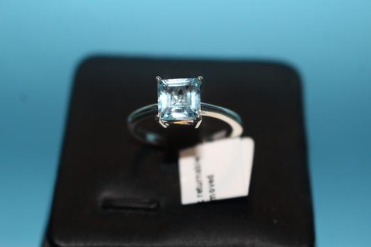 Skyblue Topaz Ring in Rhodium Overlay Sterling Silver 2.13 Ct